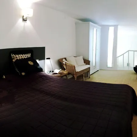 Old Chocolate Factory Hotel 2*