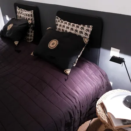 Old Chocolate Factory Hotel 2*